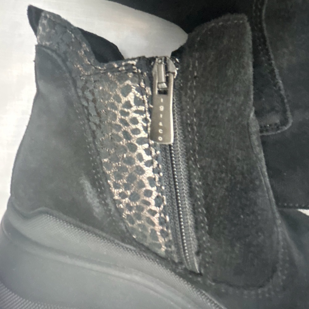 IGL&CO booties - Picture 8 of 13